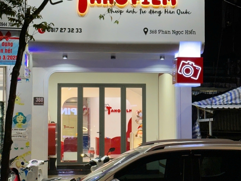 THIẾT KẾ NỘI THẤT SHOP TAHOFILM PHƯỜNG 9